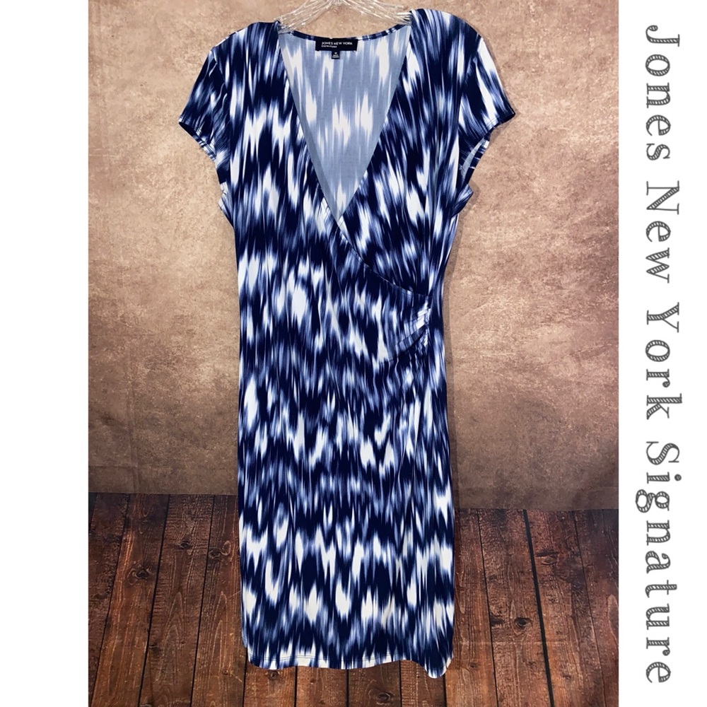 Jones New York~Blue/White Abstract~Faux wrap dress~women’s size M~EUC